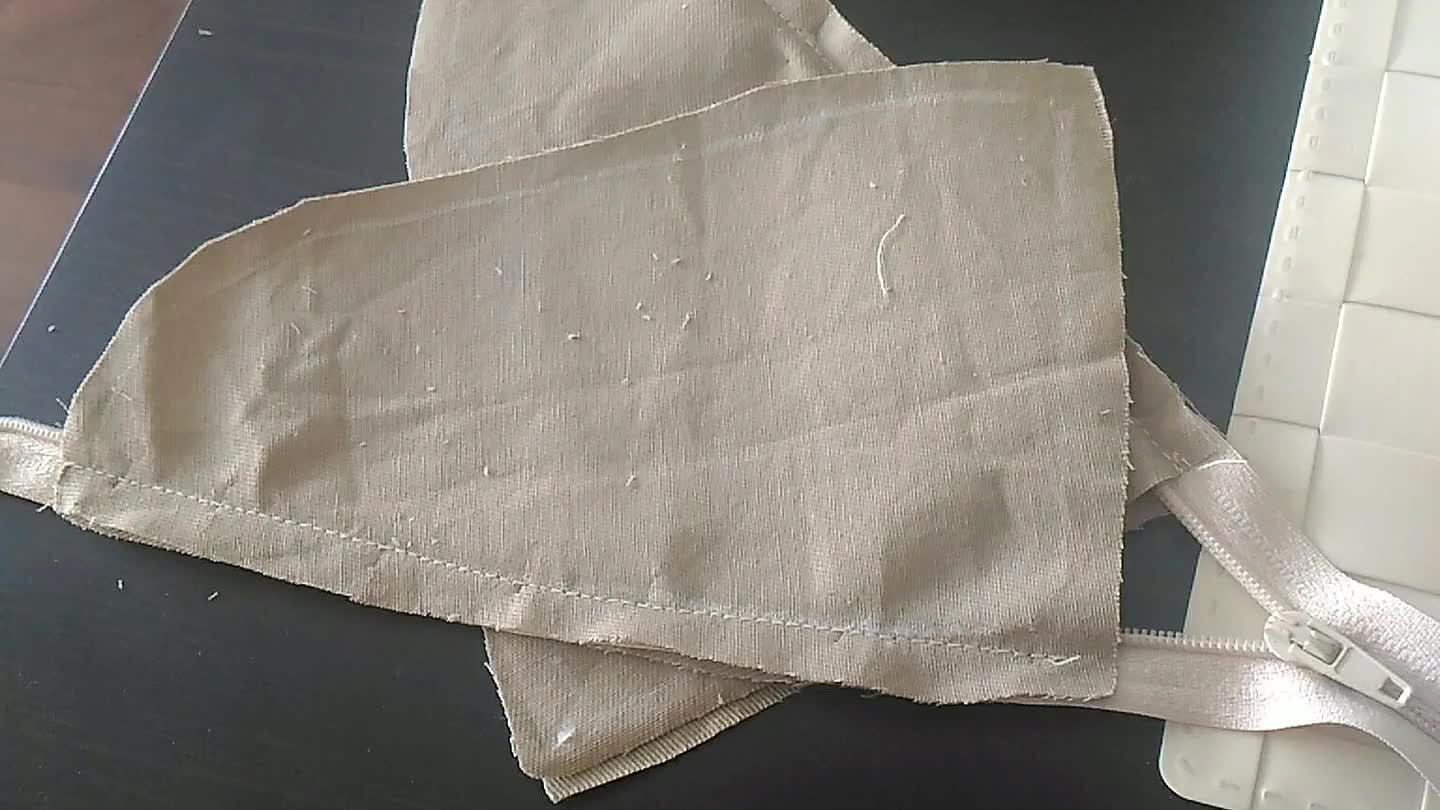 ojo forrado ( deixando a uma parte aberta na parte de baixo do forro, desvire e feche a abertura com pontos invisíveis)