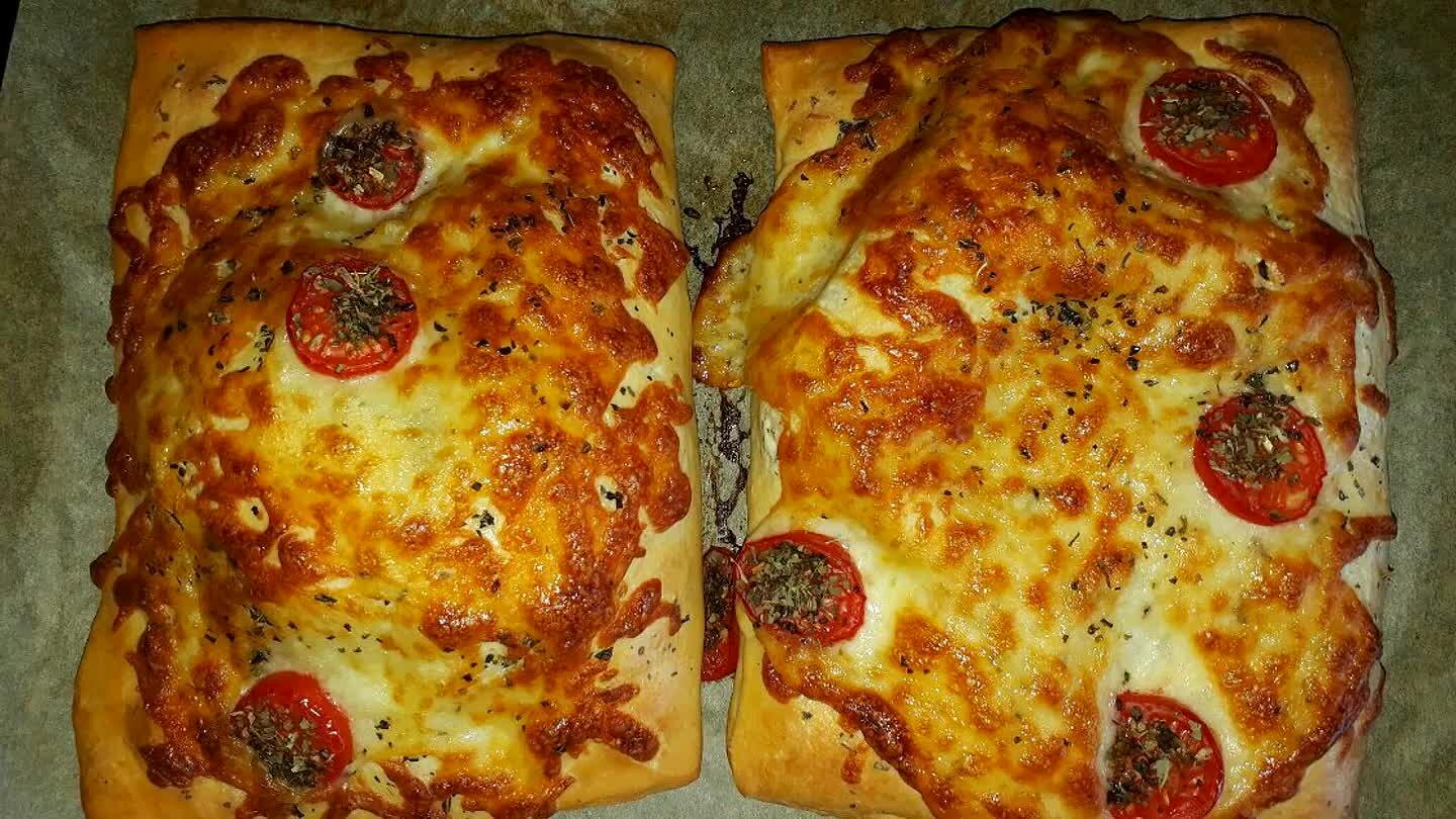 légkeverés nélkül, amíg a tészta és a sajt megpirul.