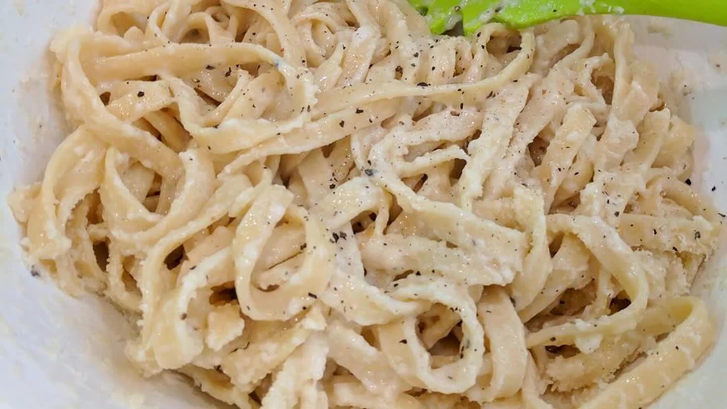 carrão industrializado se quiser, mas recomendo utilizar massa fresca, fica muito bom! - outra dica é fazer com spaghetti integral que fica show também).