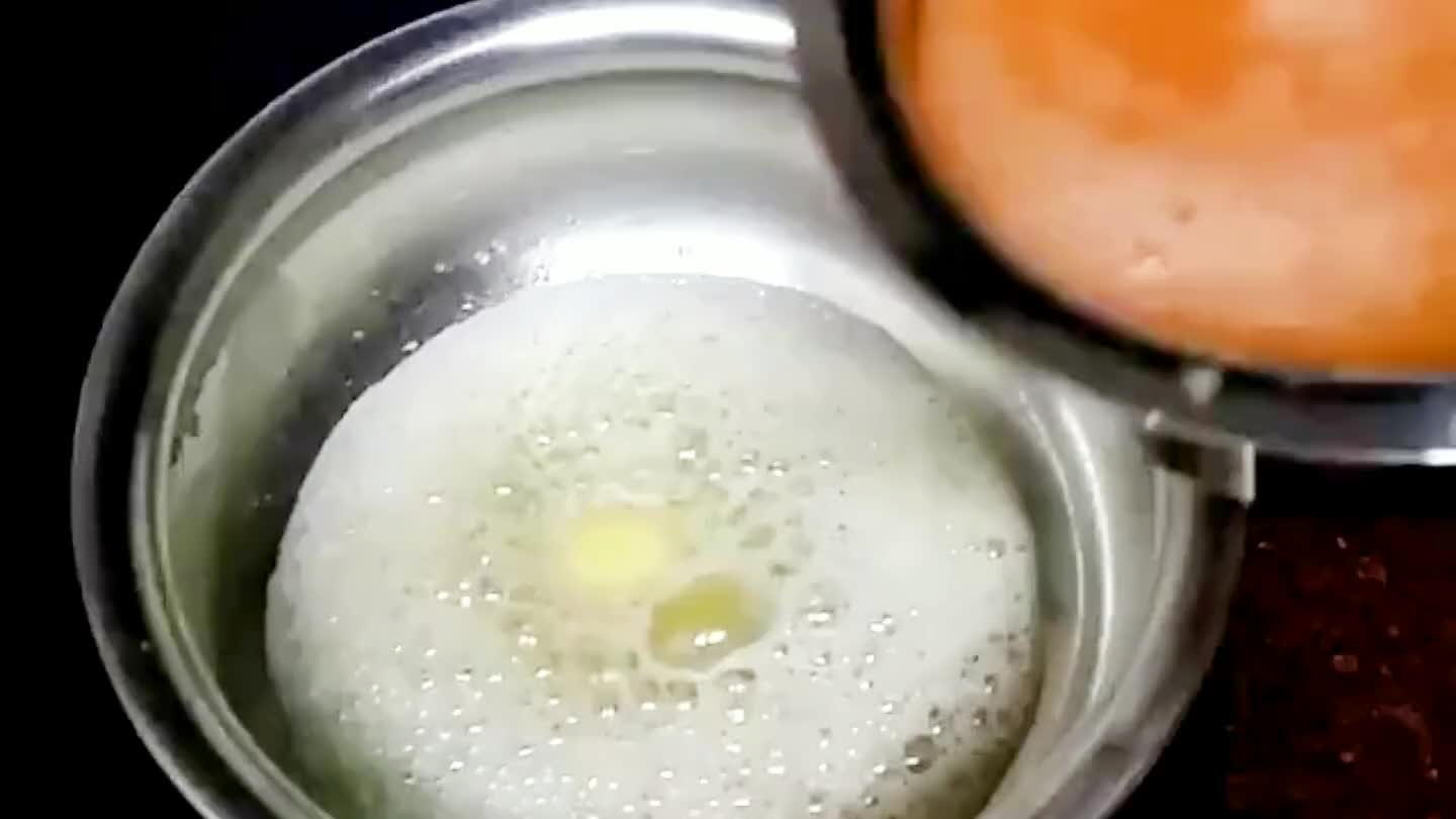 Heat oil & butter.