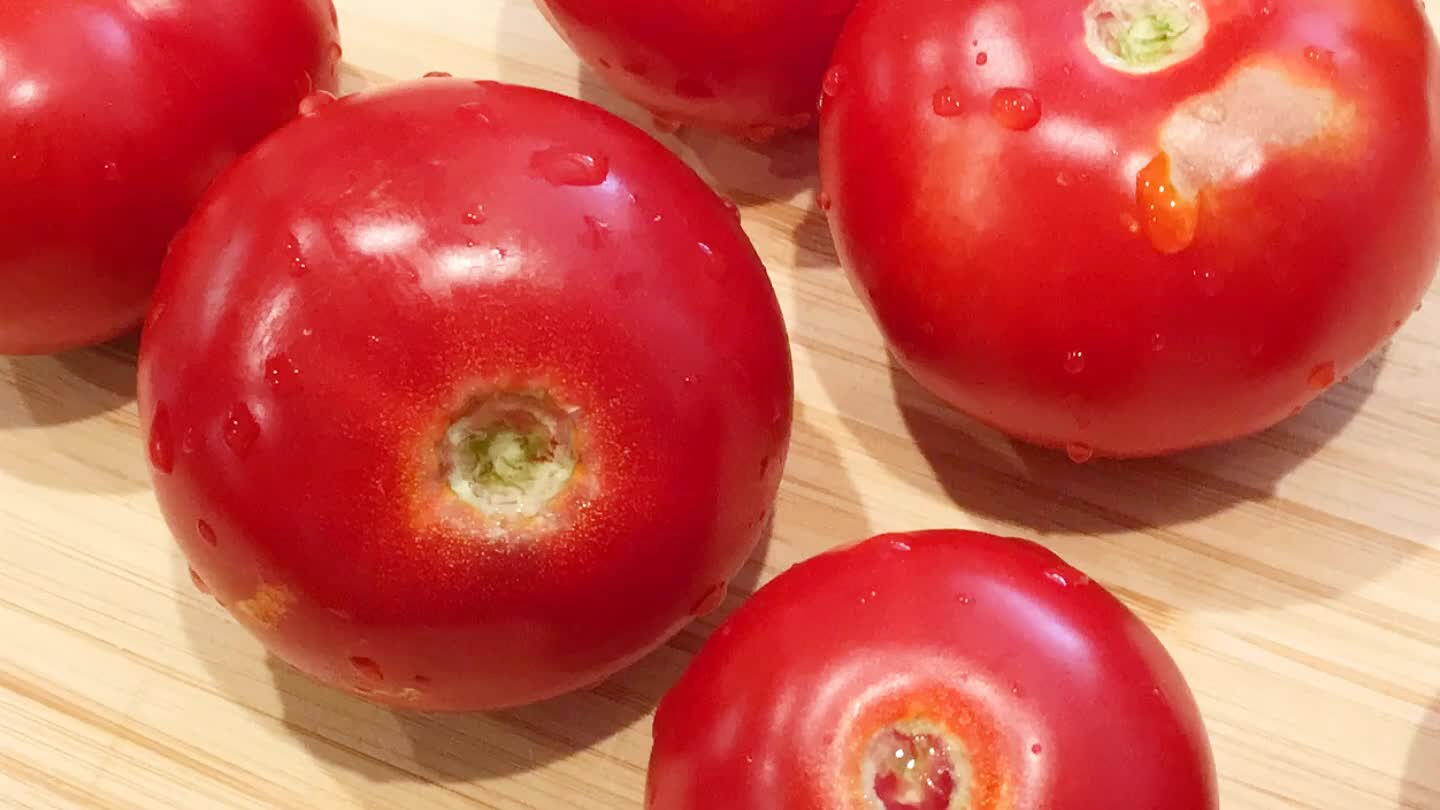 Dice up the tomatoes