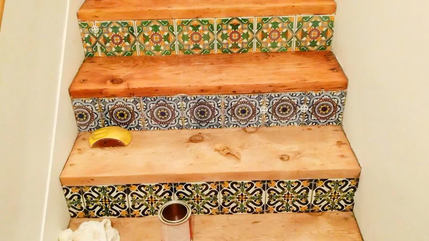 Aplique a primeira mão do selador. Olhe a diferença na cor.