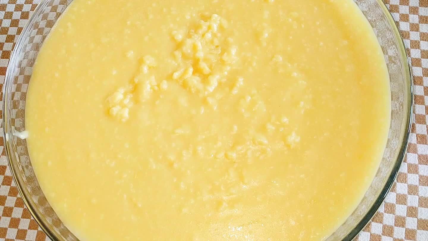 caipira ou de granja). Acompanha com polenta e saladas.