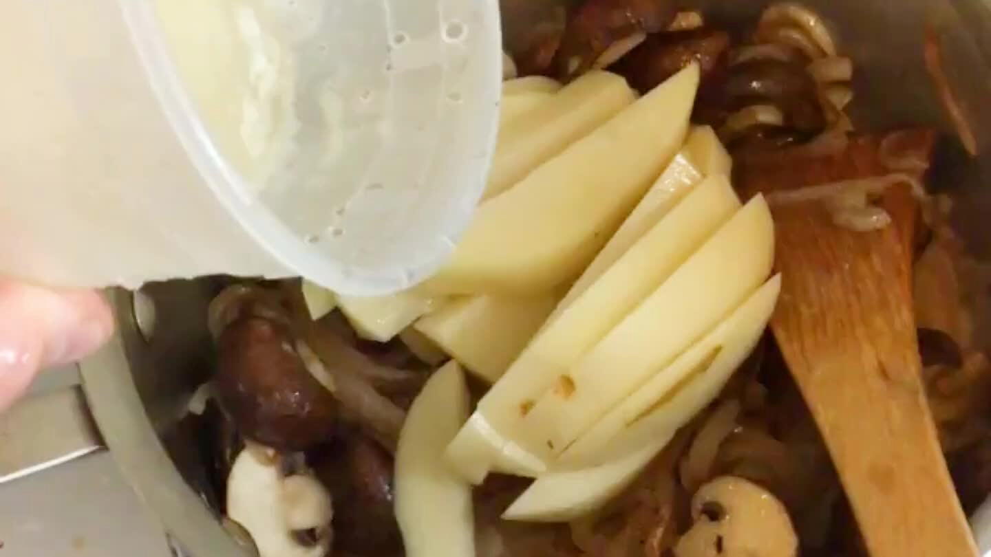 Add broth. Simmer gently for 20-30 minutes.