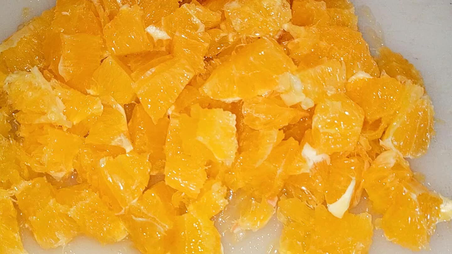 Suco de um limão e 3 colheres de açúcar;