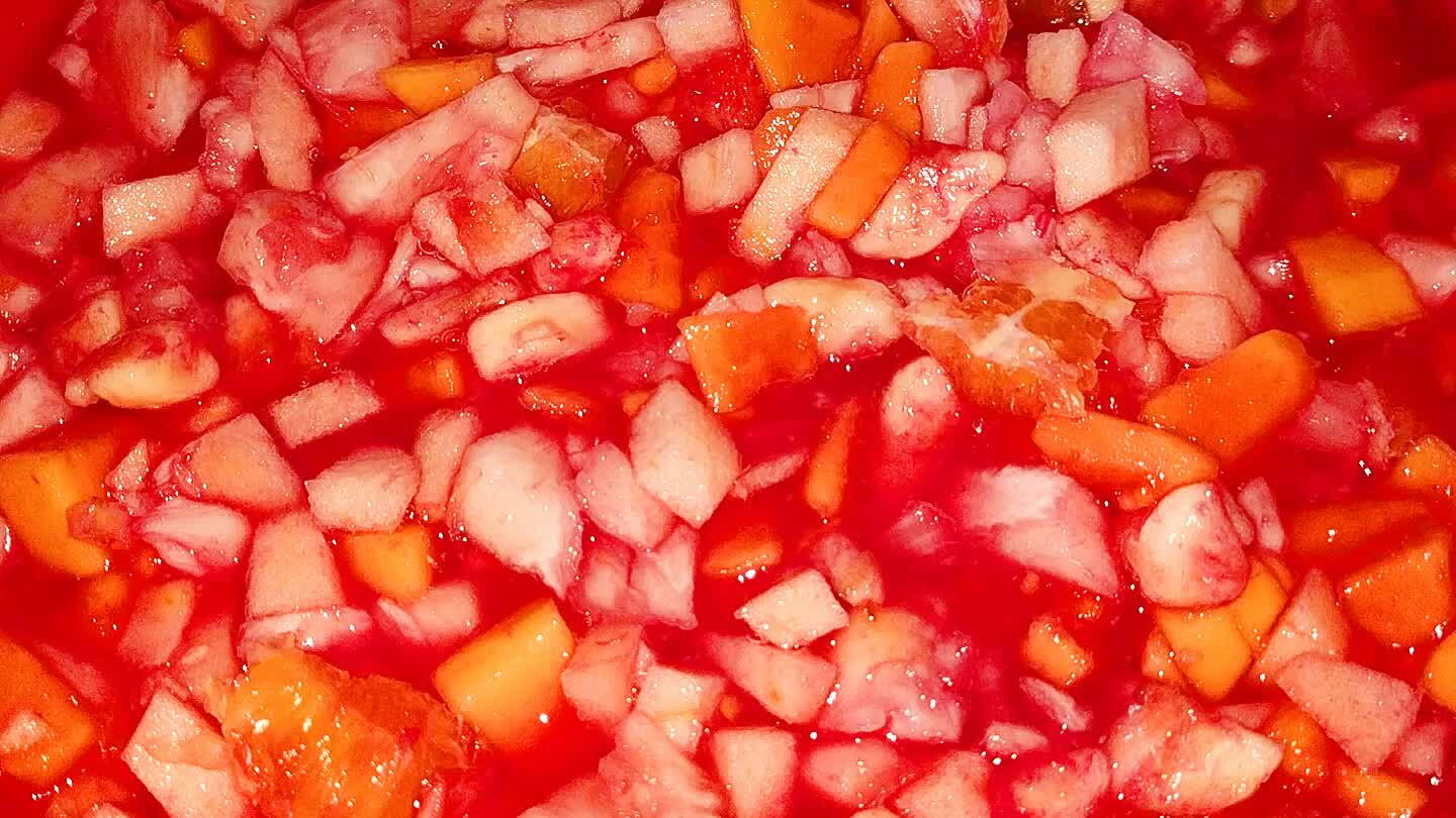 Leve à geladeira , sirva gelada com sorvete ou creme de leite