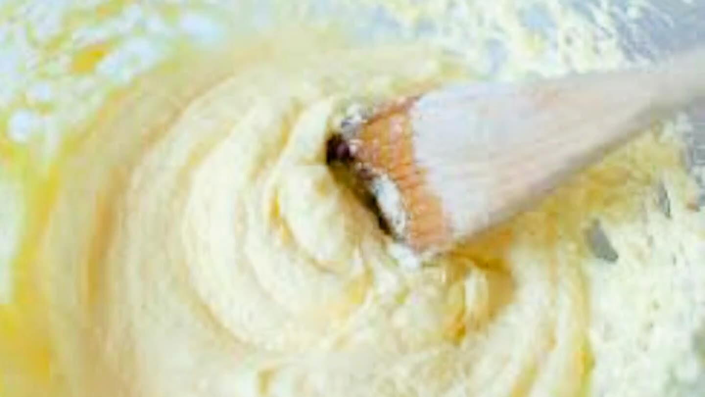 mantequilla)y vas a desaserla y ponerle el huevo y la vainilla.