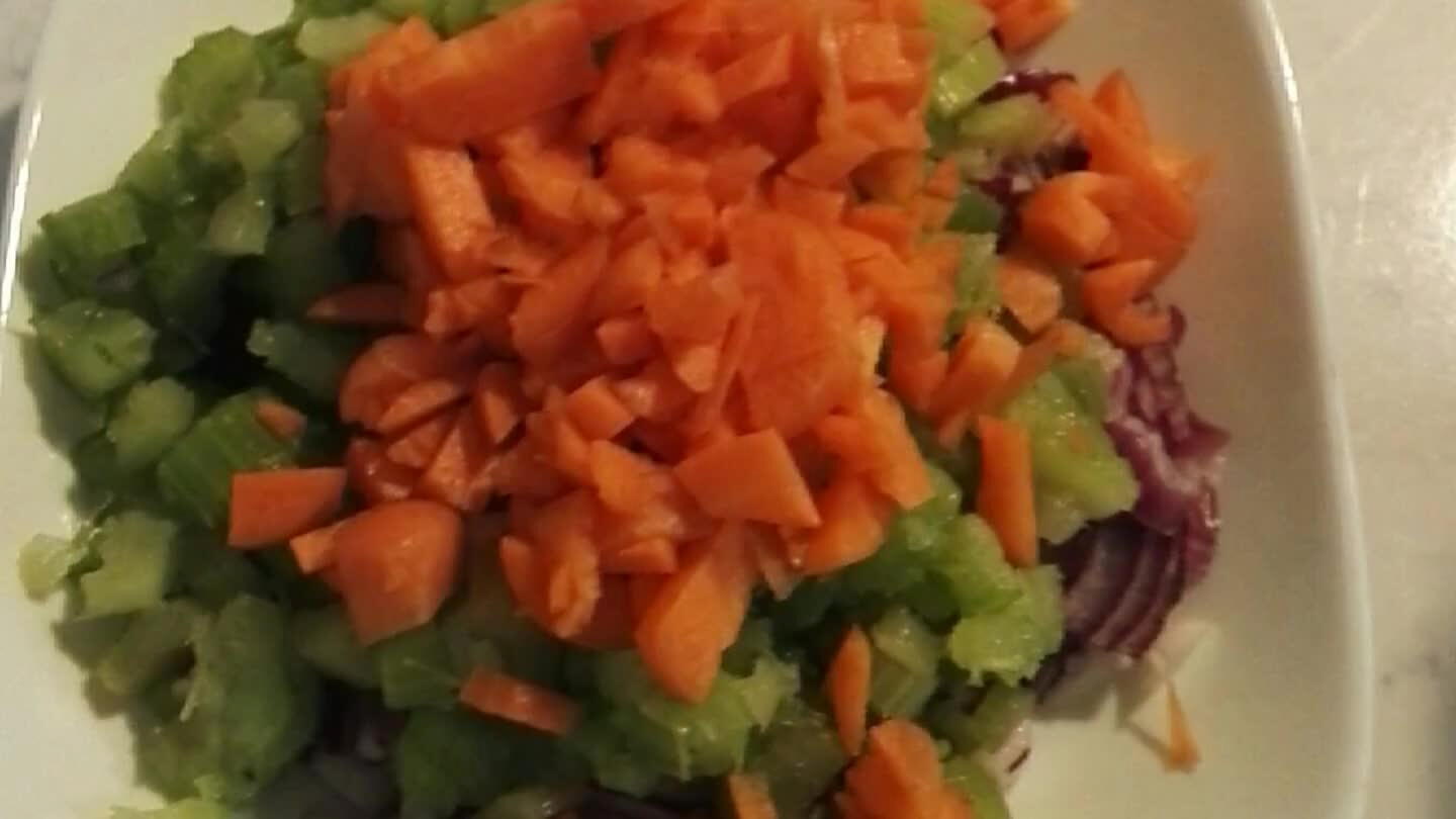 spicchio d'aglio. Quindi aggiungere