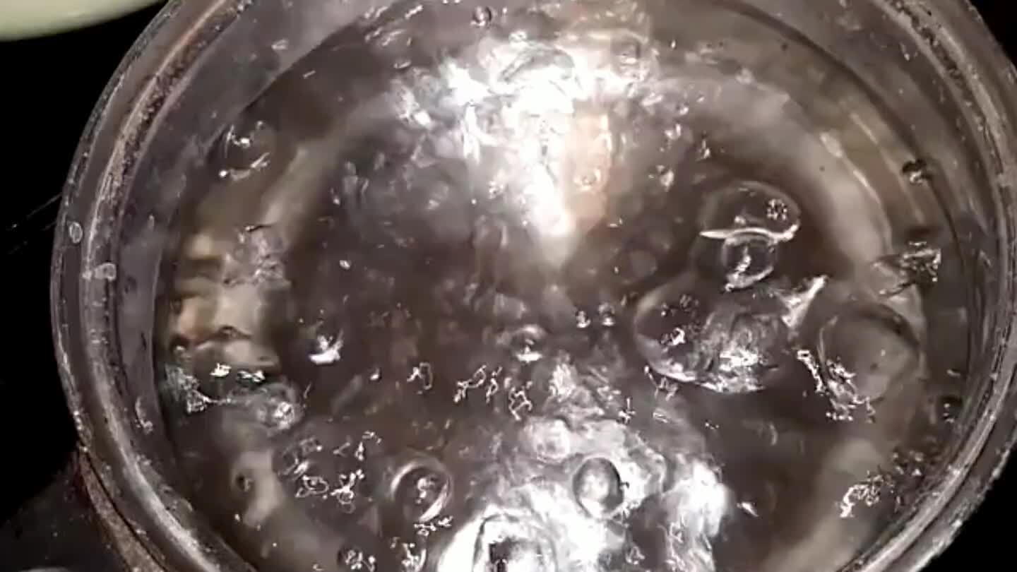 sztát, főzze amíg puha lesz (5-10 perc). Ezután szűrje le a tésztát.