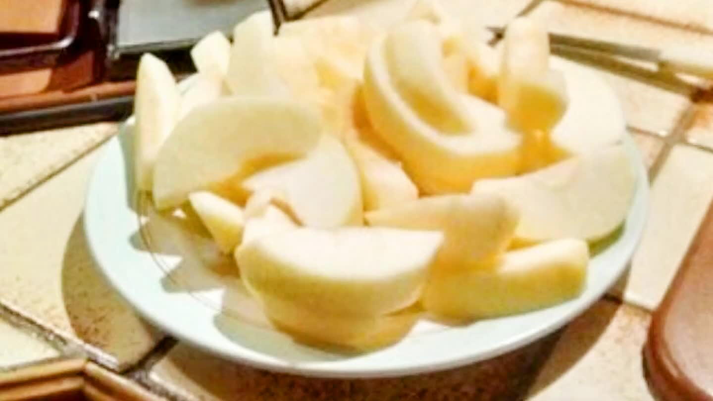: trois par morceau de pomme)