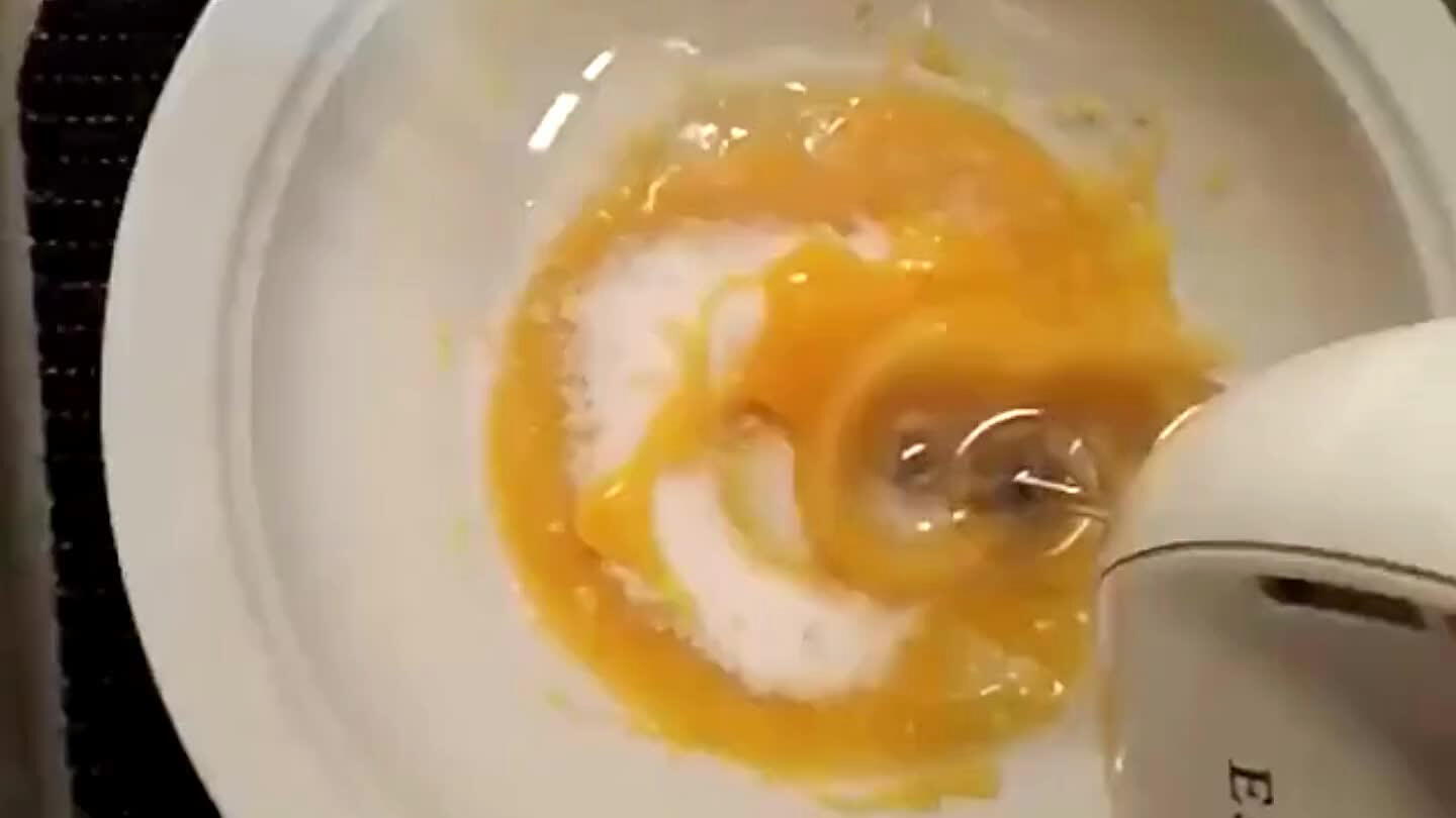 e in impasto chiaro e cremoso