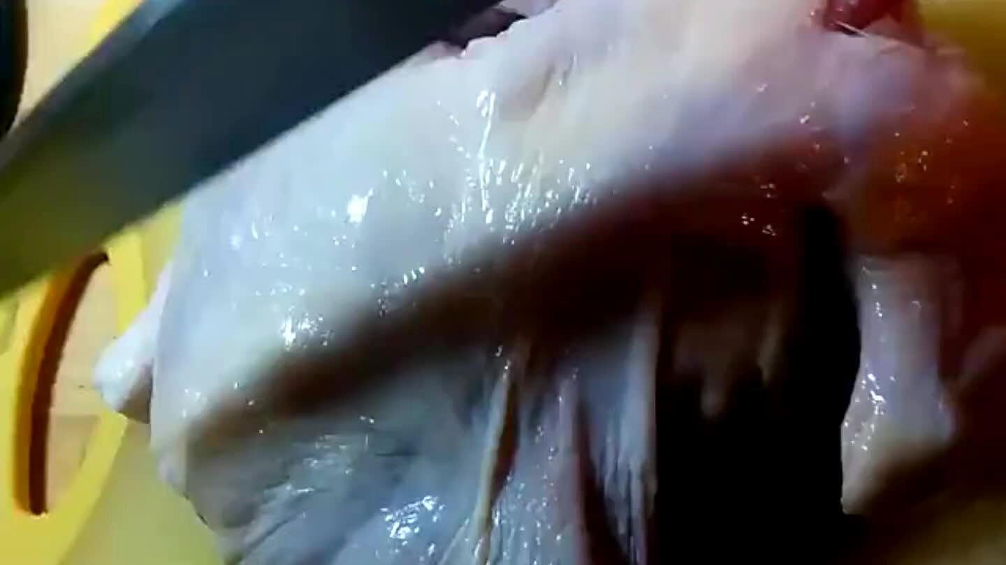 tle muscle at the lower back. You can press your fingers into the edge of that muscle and scrape it away from it's little rounded nesting place against the pelvis. That morsel is called the thigh oyster. Now that it's out of the way, you can slice at the hip joint and continue along the back to remove the thigh completely.