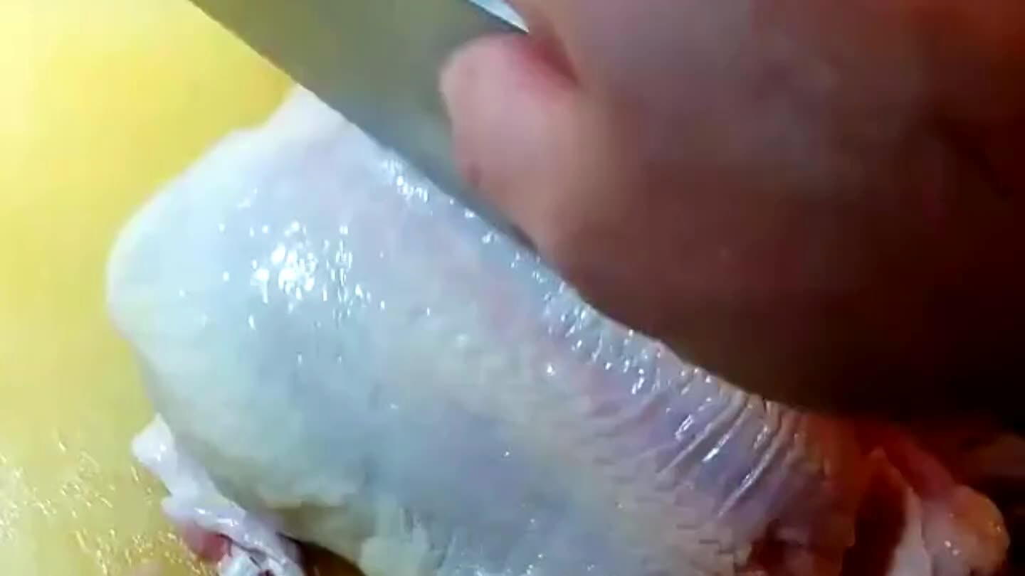 e, careful to get as much meat as possible. You may need to break through the wishbone at the collar.