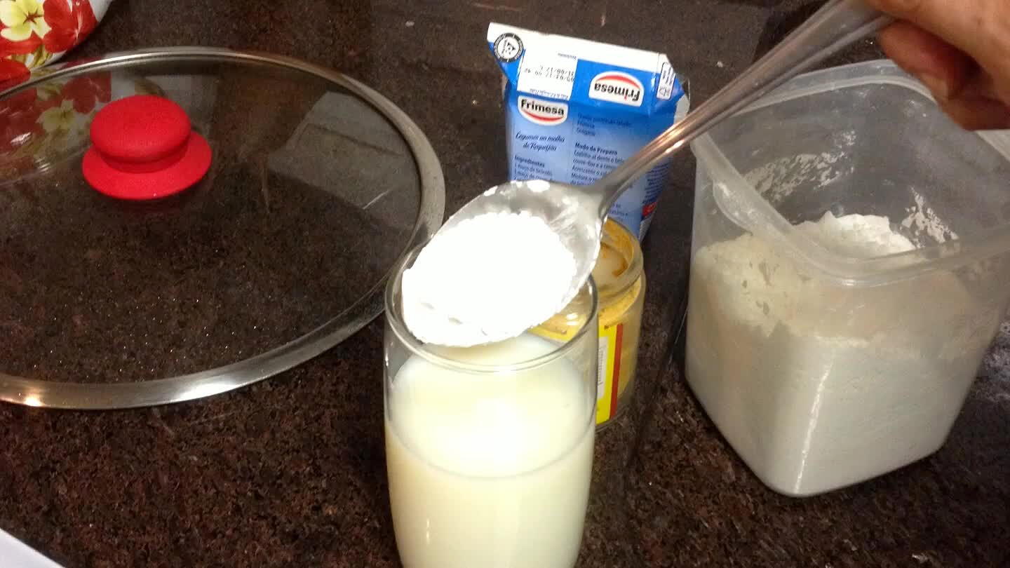 dicione na panela, mexer às vezes por 05 minutos.