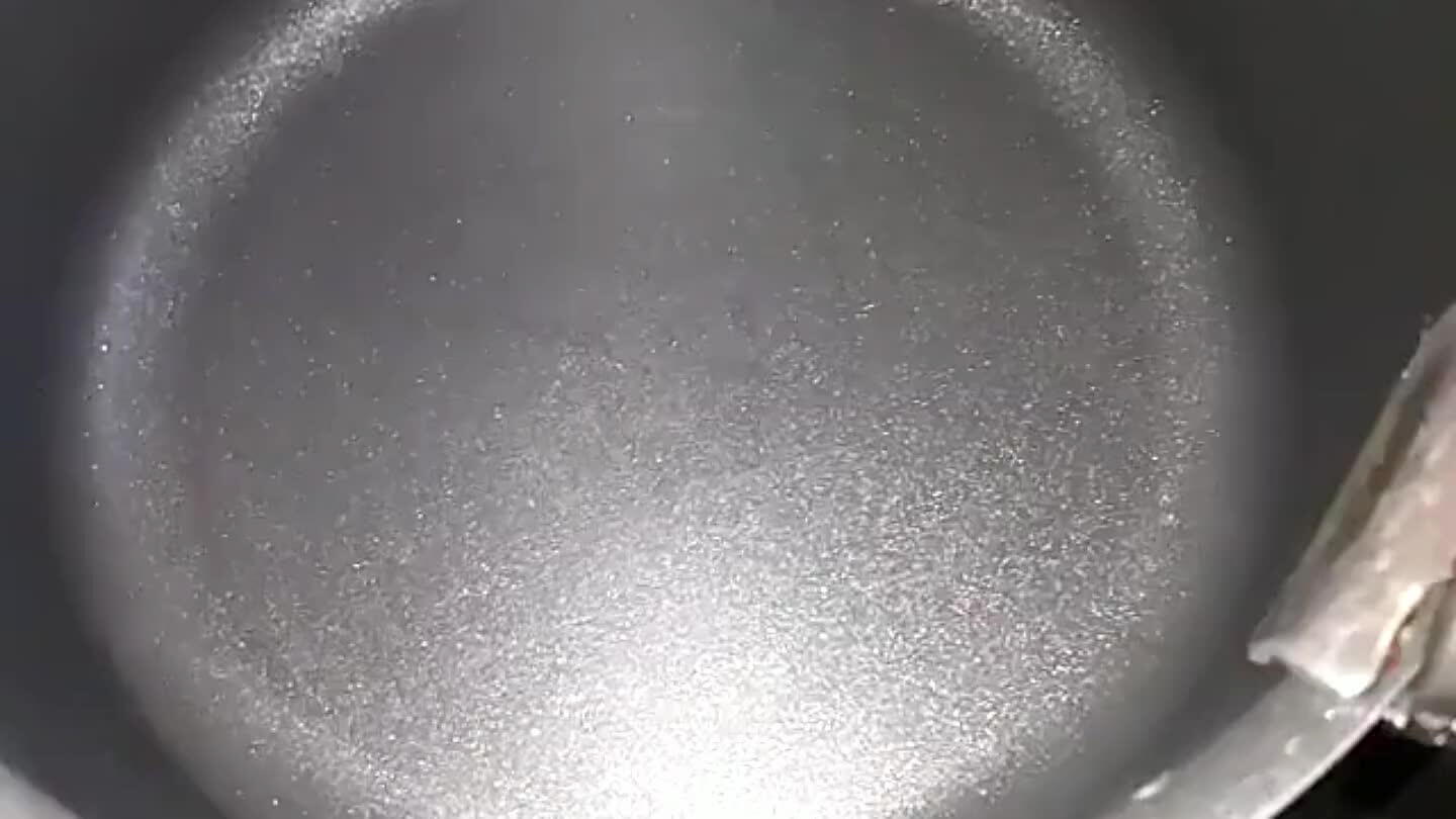 letes, ha kicsit megpirul a vaj, az még nem baj, de jobb lesz az íze, ha nem barnul meg a vaj.