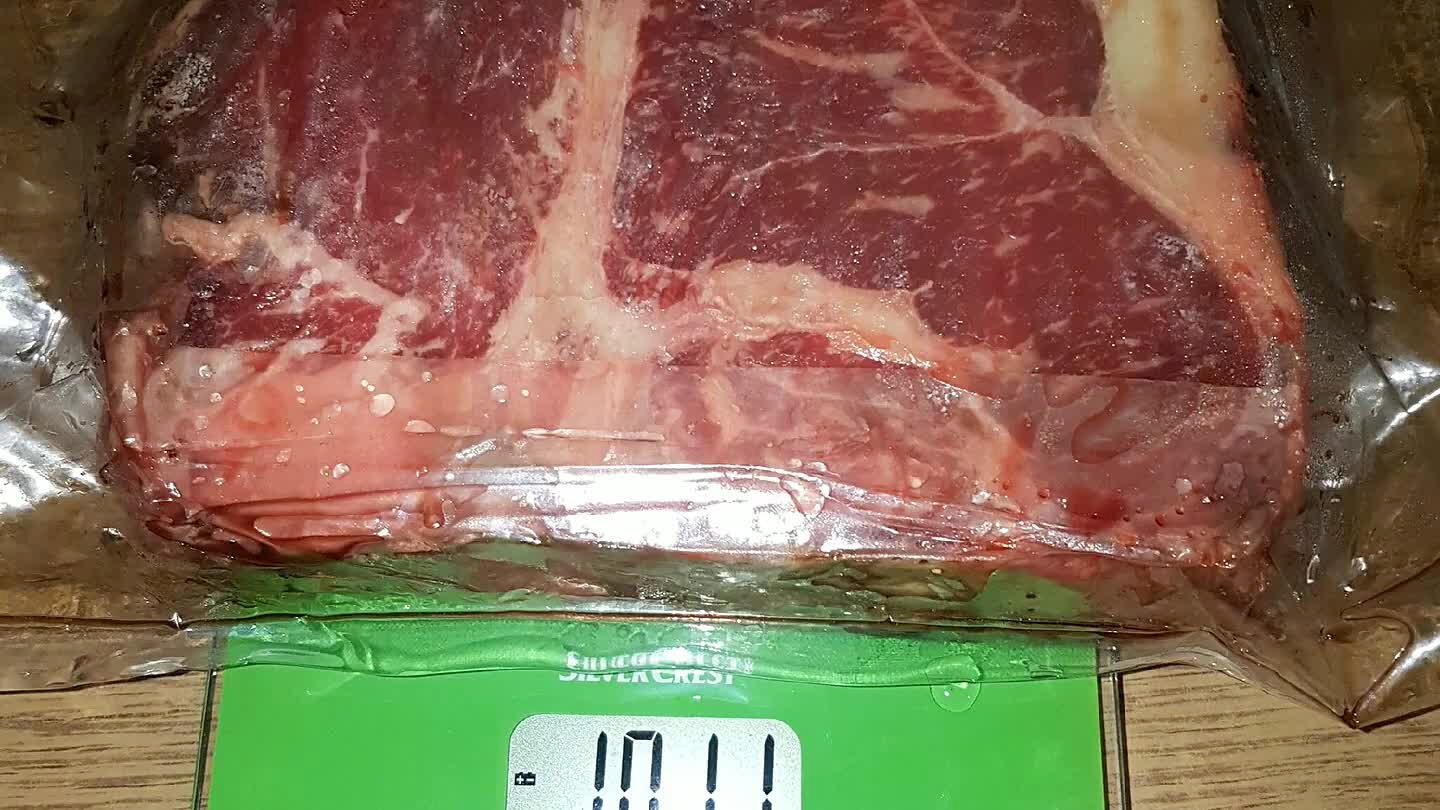 A steak hús, a só, a bors.