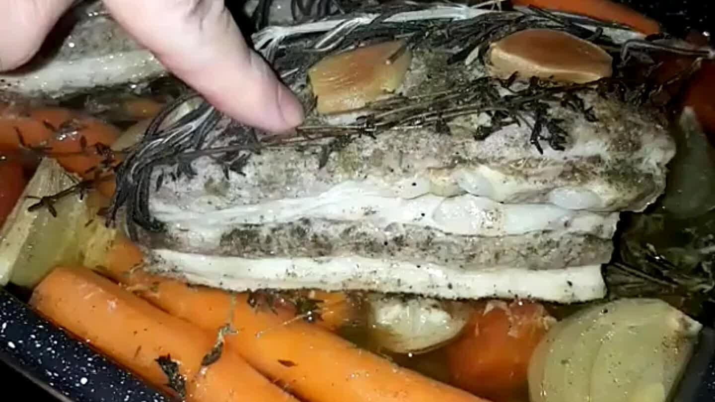 el a hús, ha a hústű könnyedén nyomható a húsba, és puhának érezzük.