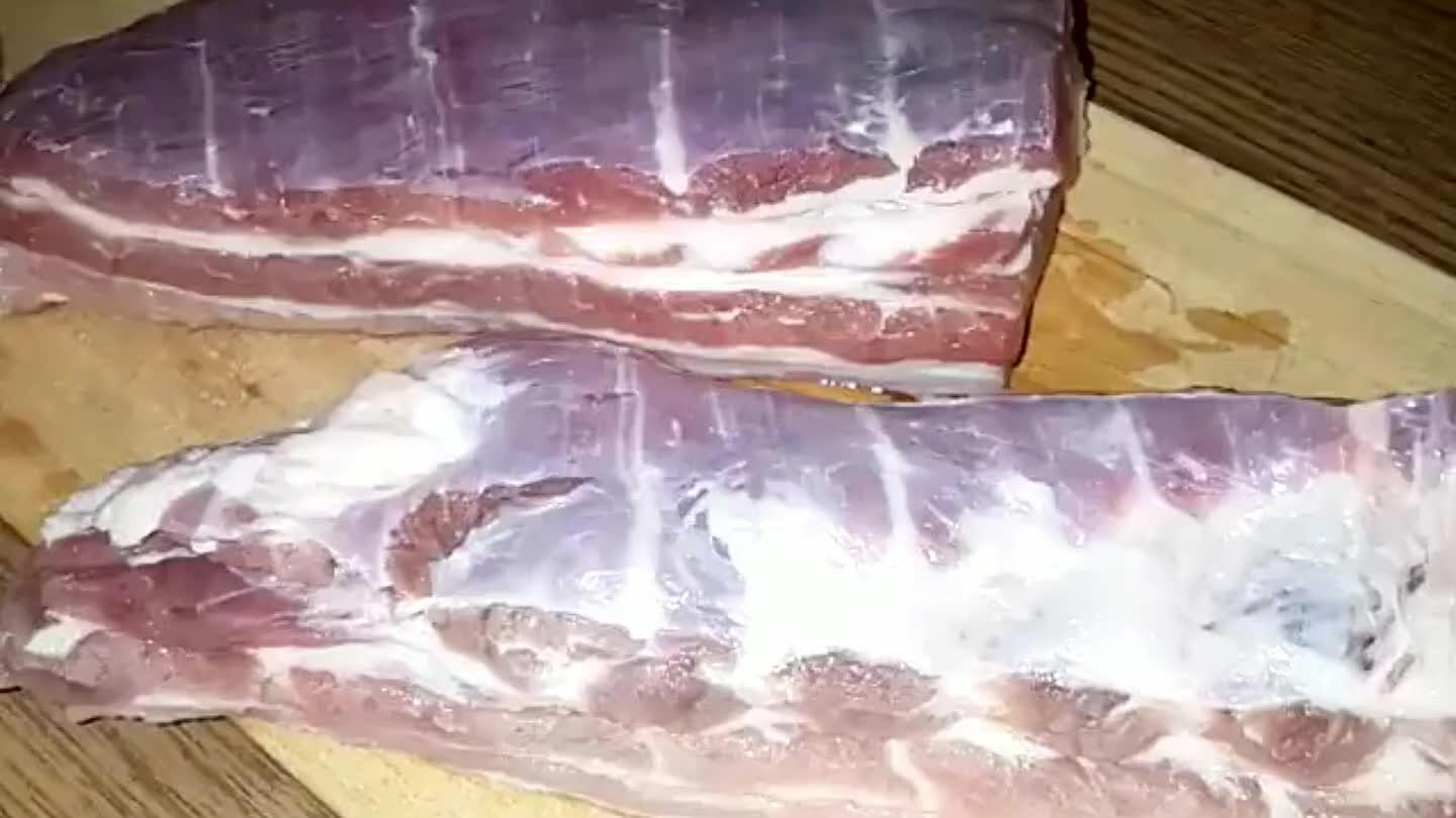 ól. A felesleges hártyákat, és zsírt távoltítsa el a húsról.