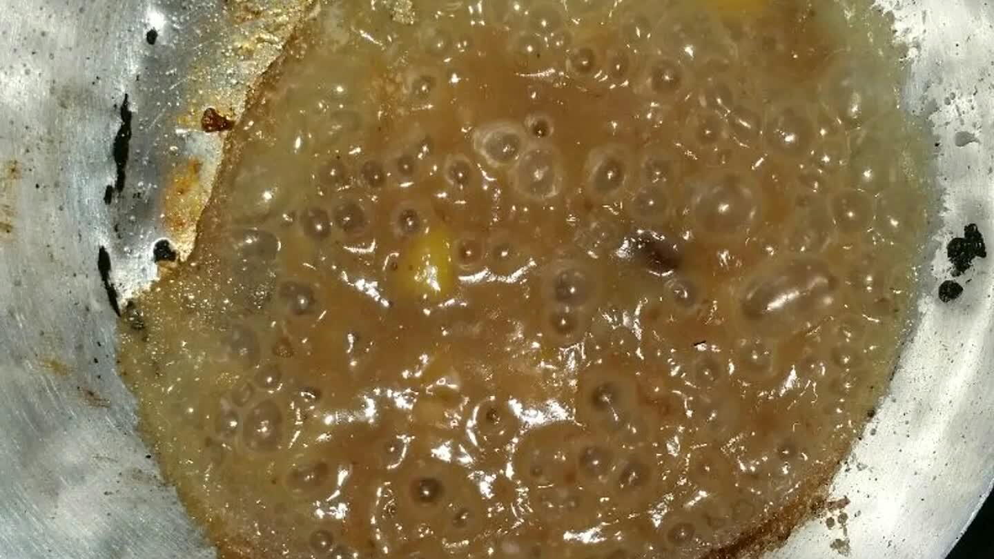 itos de piña. Moviendolo hasta que la superficier se vuelva morado. Después oo ponemos en el plato y listo.
