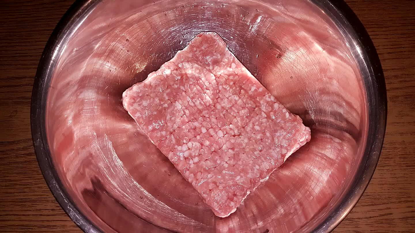 verje el. A fűszereknek nem kell dominálniuk, elég, ha csak elfedik a hús alapízét.