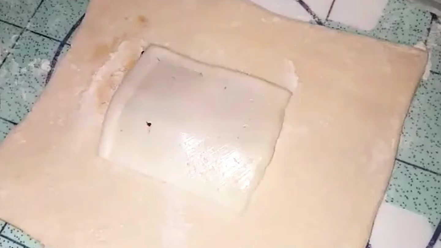 en fűszeres mustárt, vagy házi hamburgerszószt.