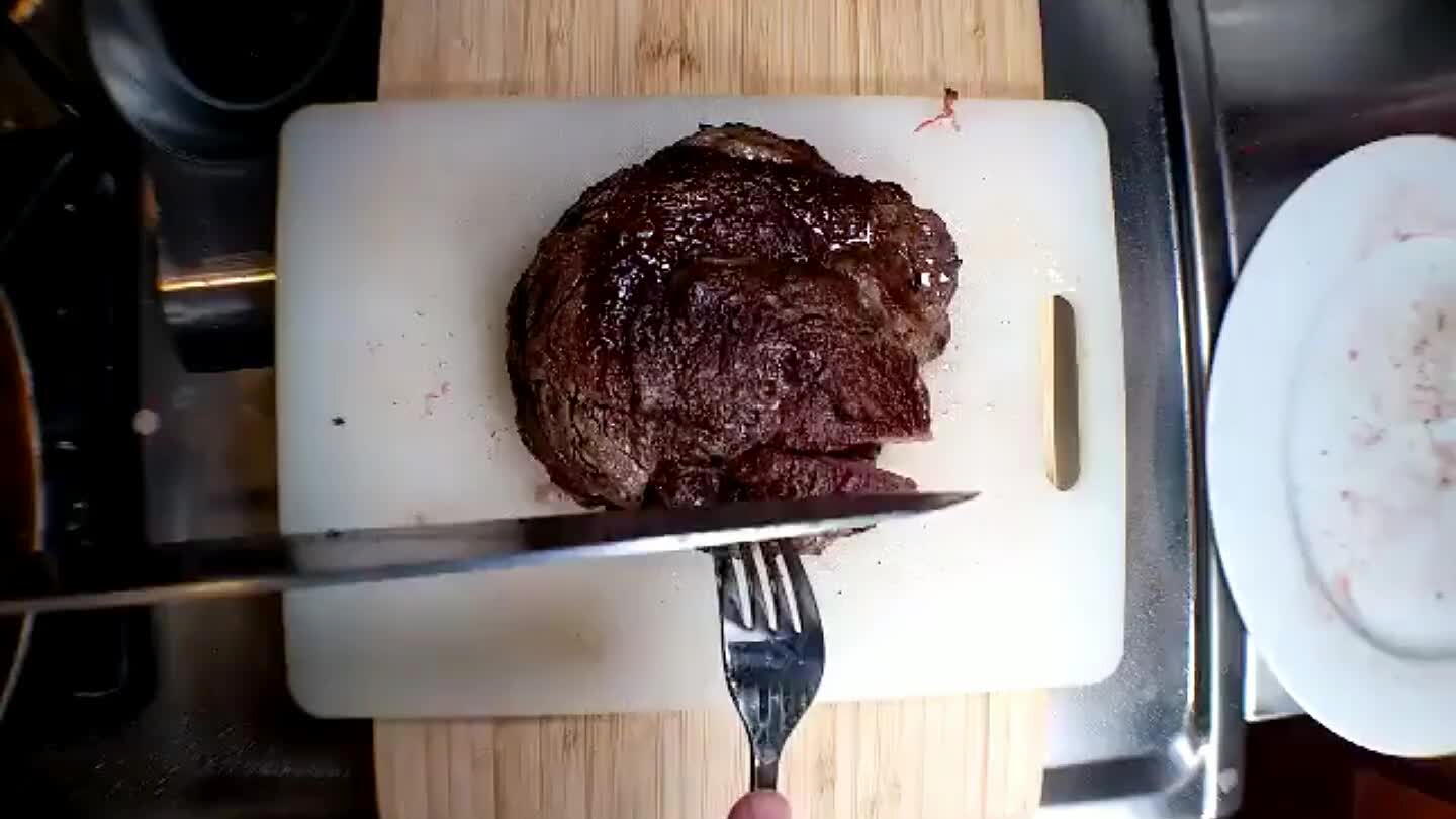 he lid. At home I like rare and my wife likes pink like this, so I eat first and she waits for 5 minutes more.