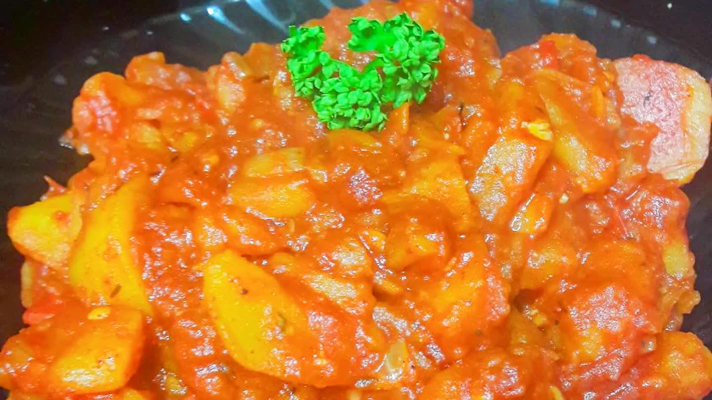 I garnished with a curly parsley leaf. It is usually served with milk (if you're not vegan) or it goes well with kefir too.