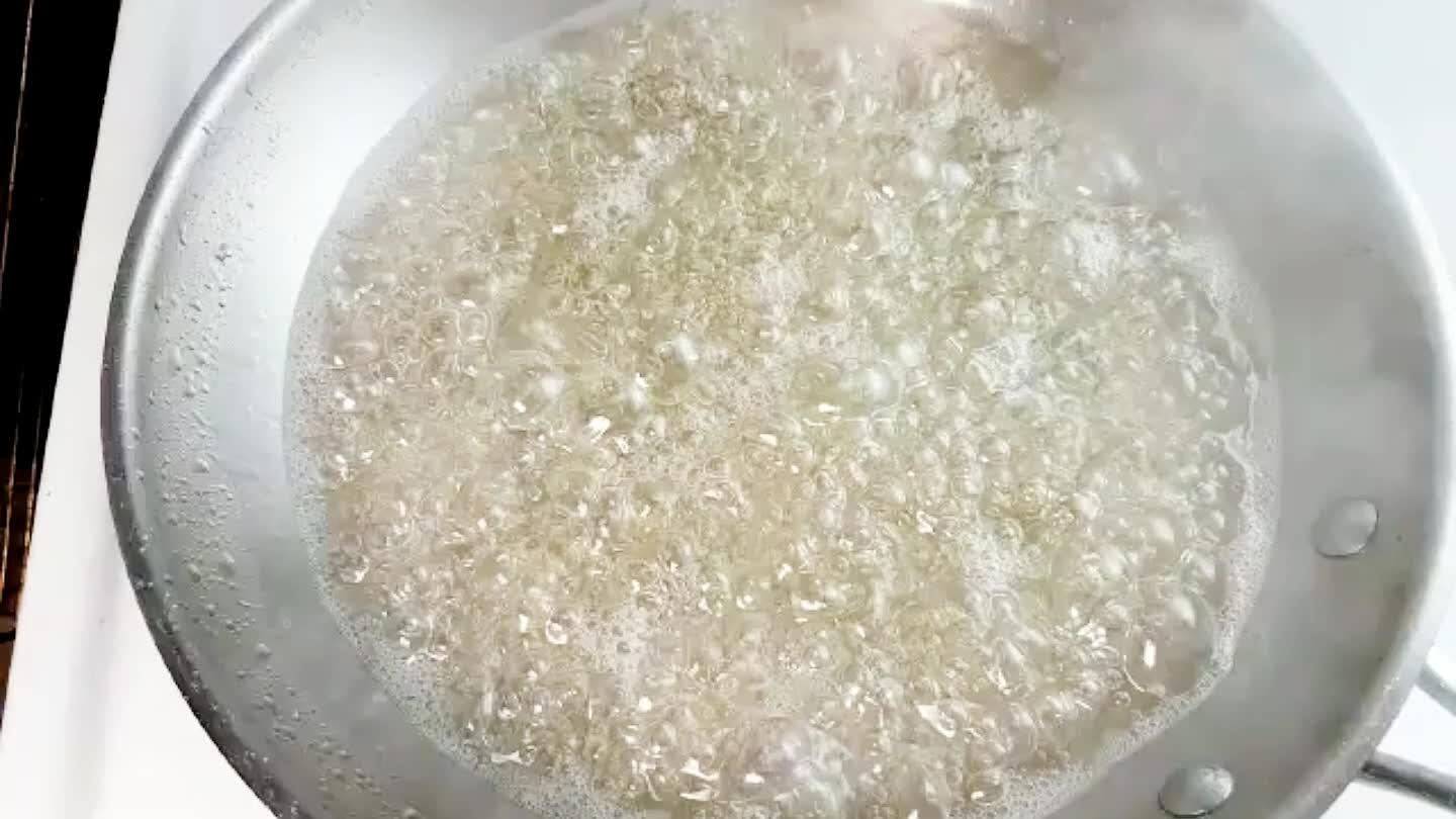 Toss in 1 tsp of freshly ground cardamom. Remove from heat.
