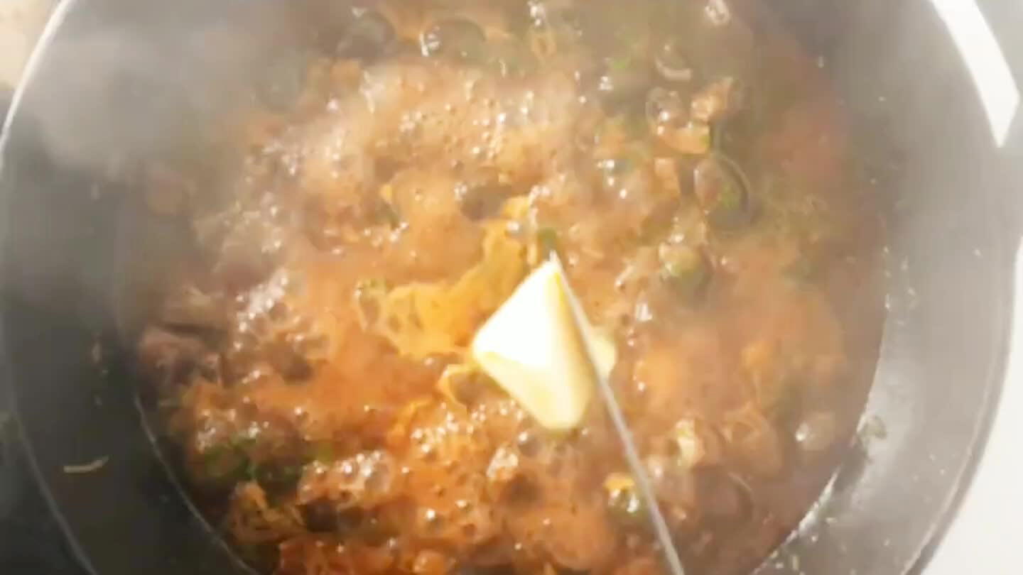 t all if you wanna skip the butter here. Taste the sauce. Add a little salt or pepper of you think it needs it.