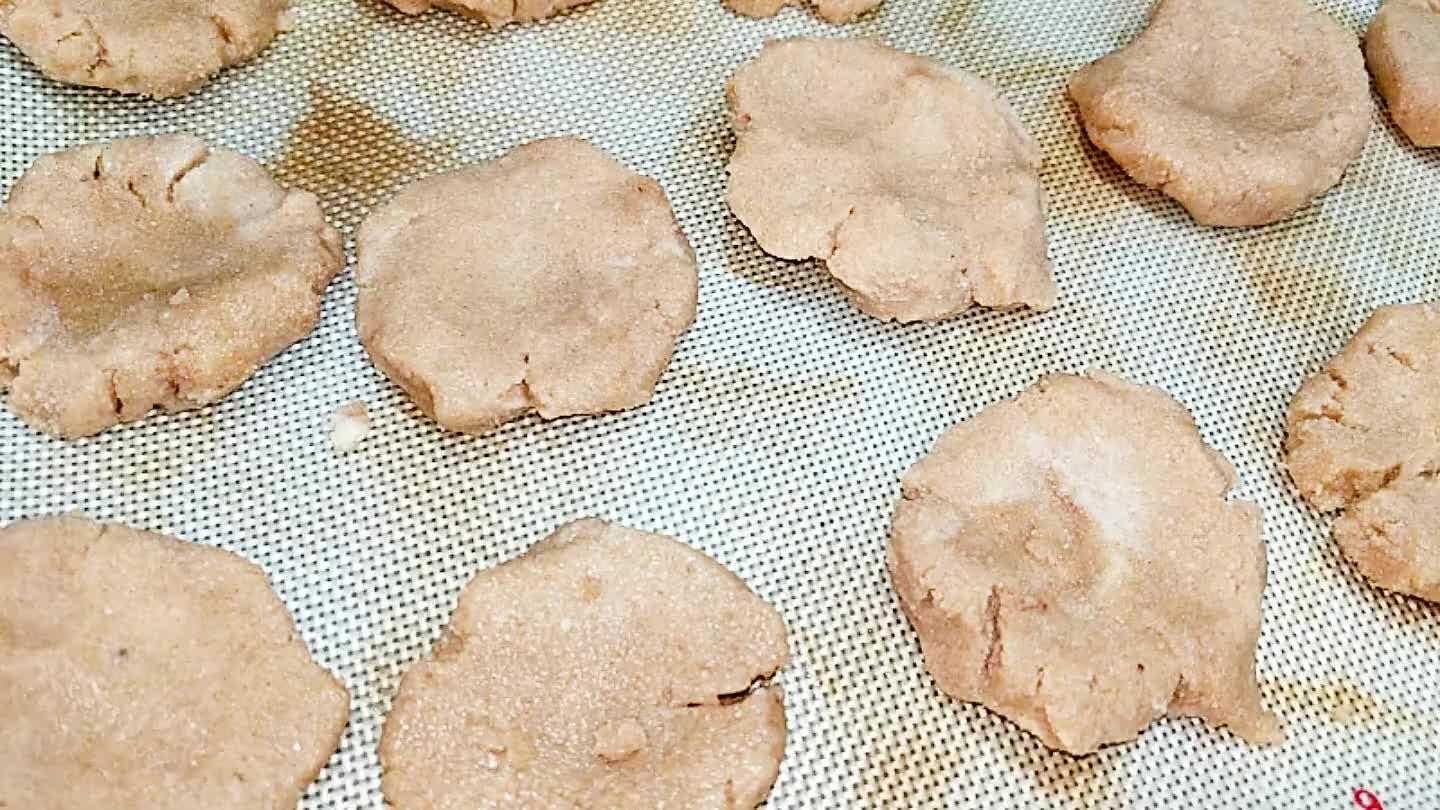 finger imprint in the middle