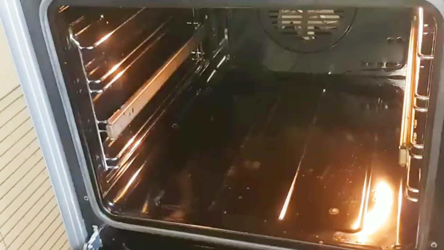 40 percig. A kalácsot 20 perc múlva megfordíthatja, ha szükséges.