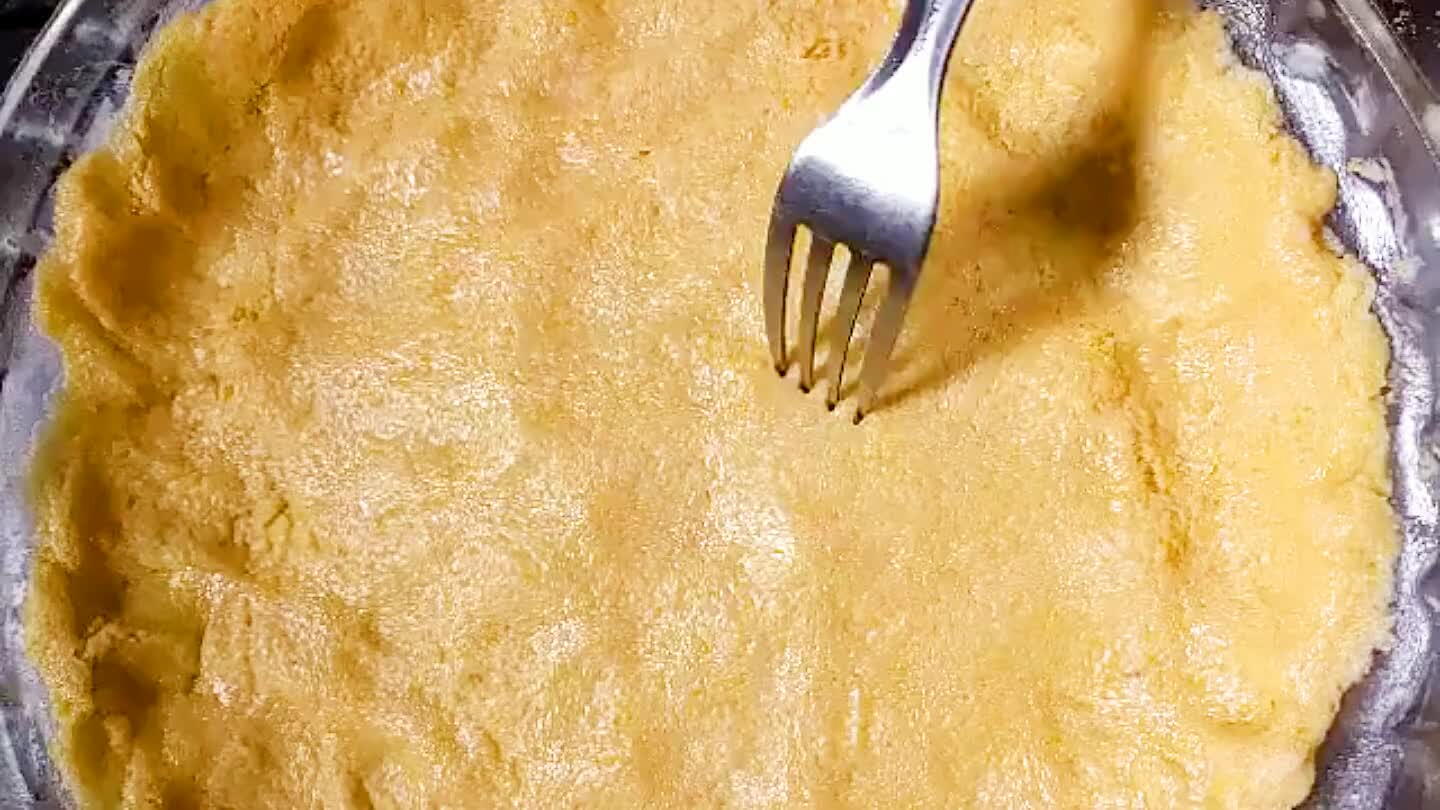 Furar com um garfo e levar ao forno para assar (uns 20 minutos);