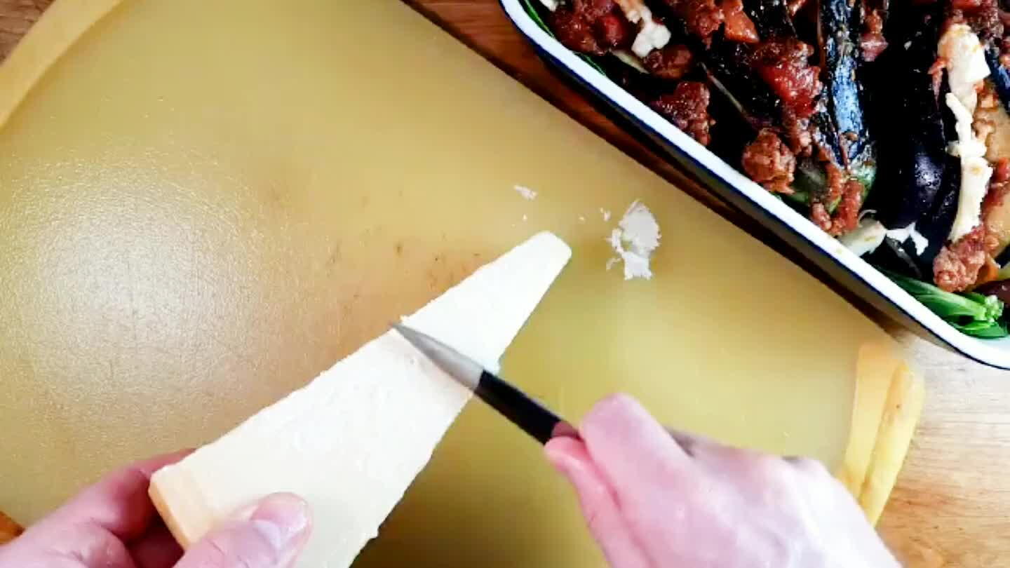 edges with a sharp knife, you can remove this outer layer. It really does get pretty gross sometimes, so this simple trick can really improve the flavor of a cheese.