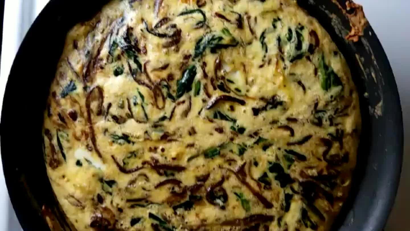 transferred my frittata to the oven at 350Β°F (175Β°C). It took about 12 minutes to cook. But this will depend on the size of your pan.