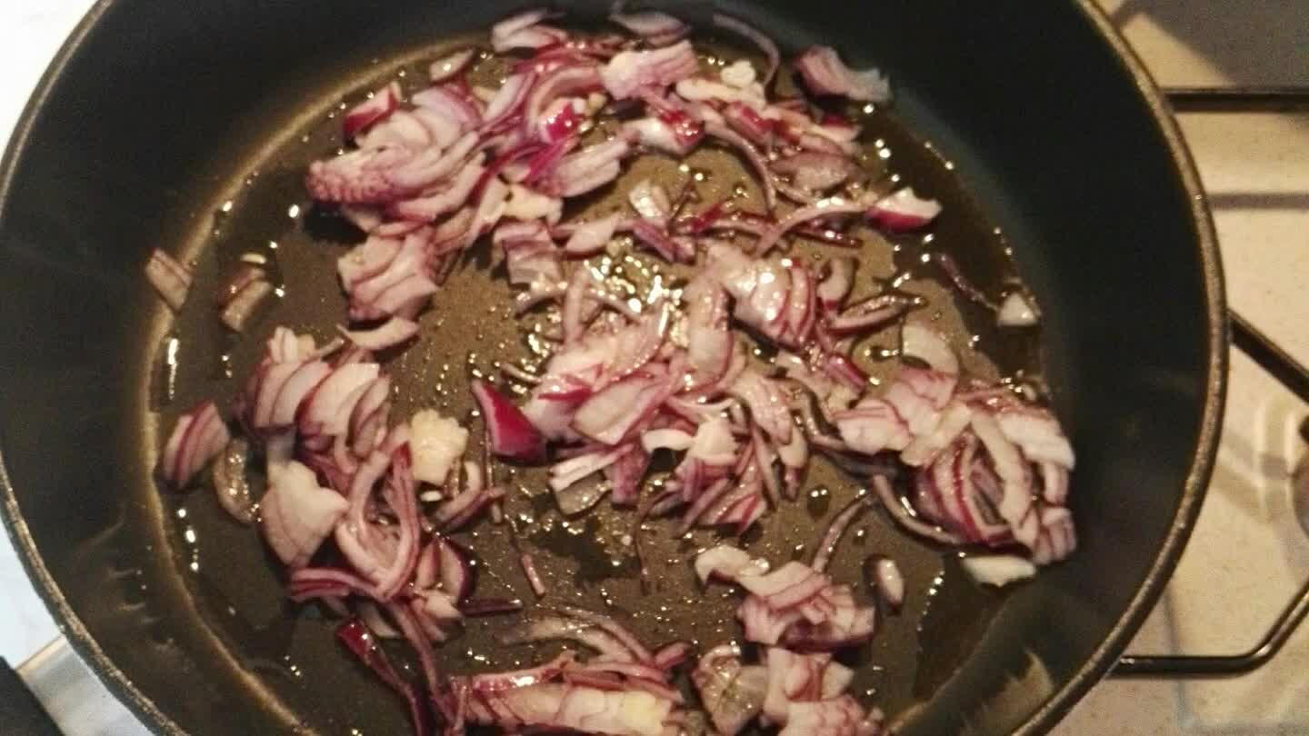 ne. Quindi unire le zucchine e cuocere per qualche minuto.