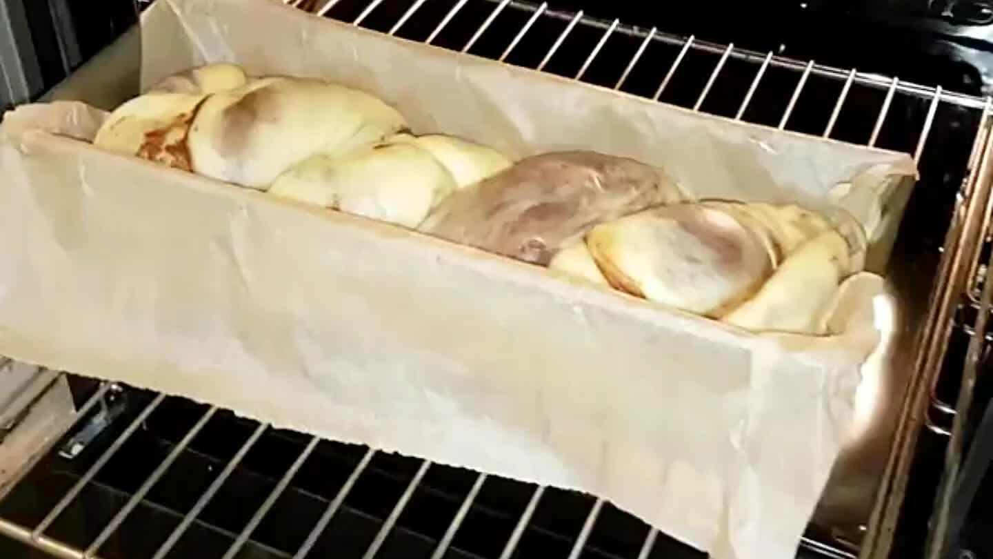 be, és légkeverés nélkül süsse 40 percig.