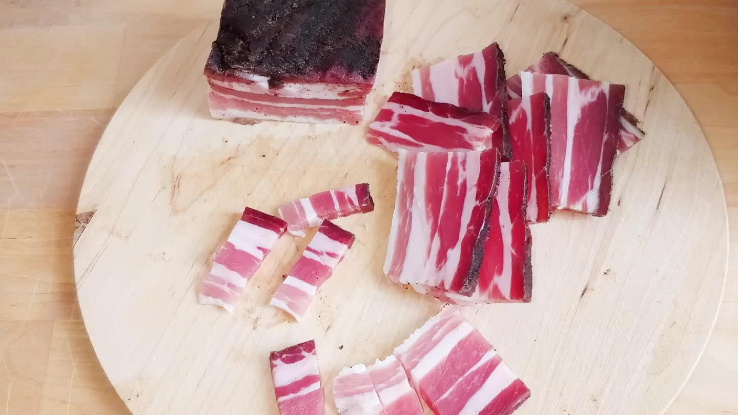 re il guanciale a striscie.