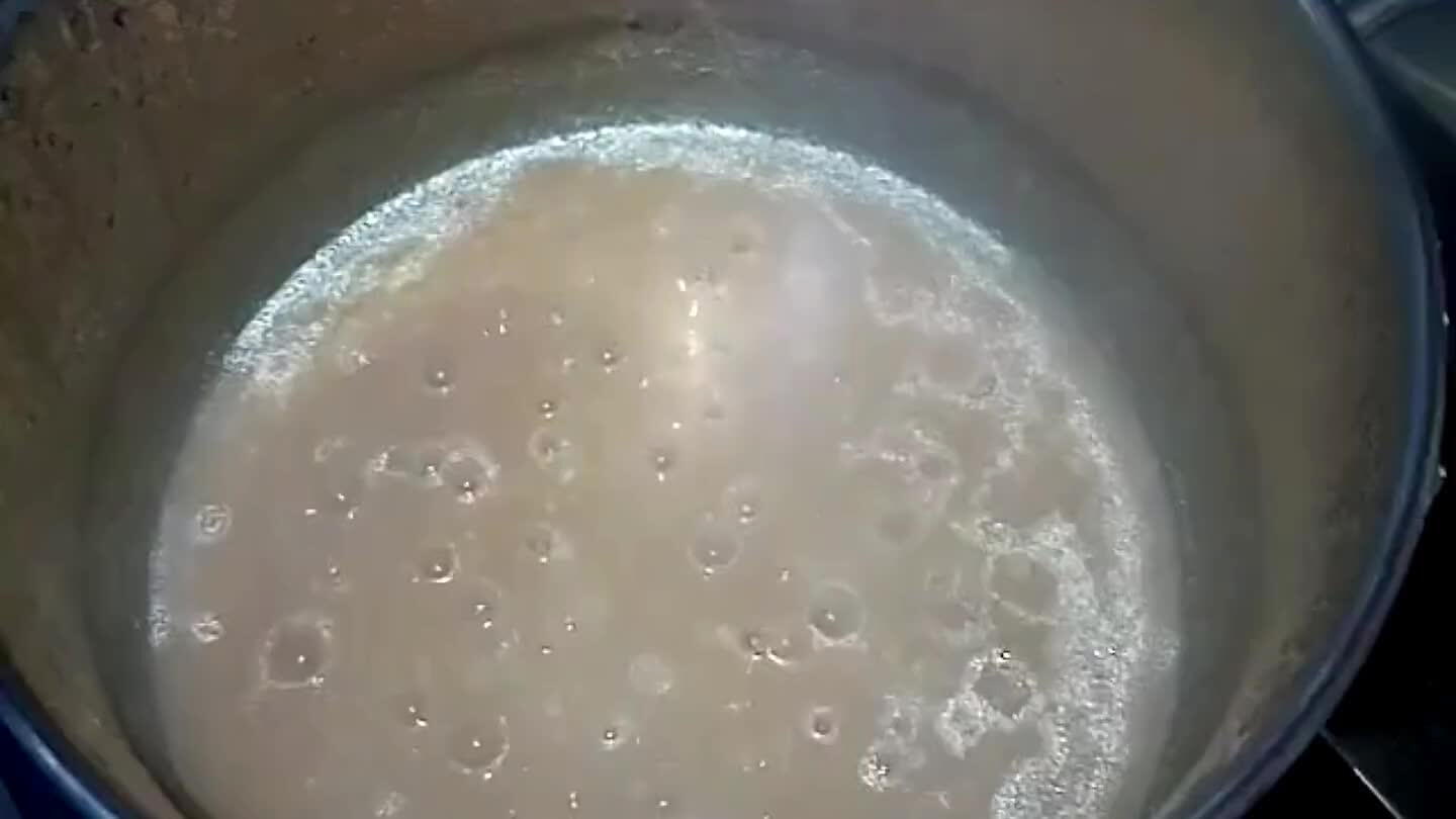 tato aggiungere il brodo un po' per volta fino a quando il riso sarà cotto.Quando il riso è cotto aggiungere la crema <Bel Paese> e mantecare