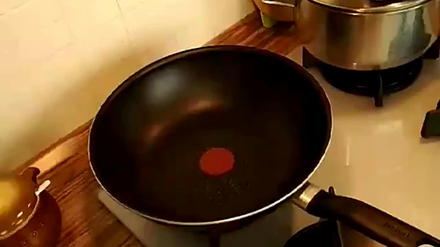 vý a nebyl syrový.