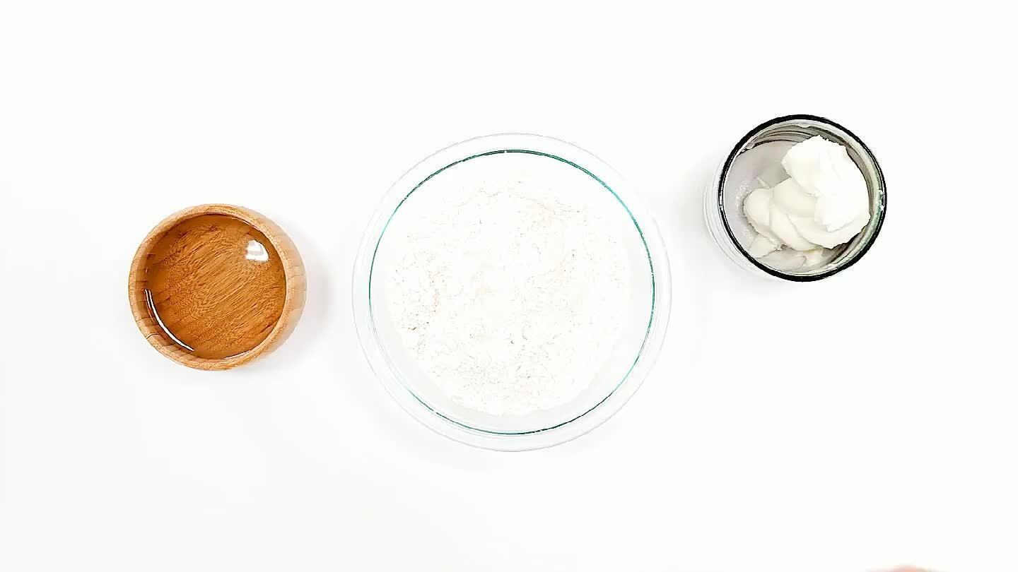 cipe. I've tried bacon grease, duck fat, schmaltz, pork lard and butter, all with good results. That being said, manteca is the best.