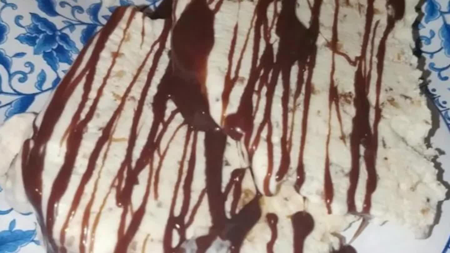 uori 2 ore prima. Tagliare a fette ed accompagnare con caramello fuso o cioccolato caldo