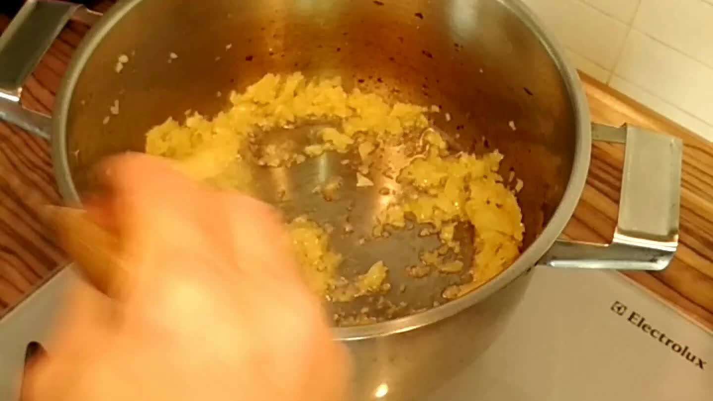 ekáče.