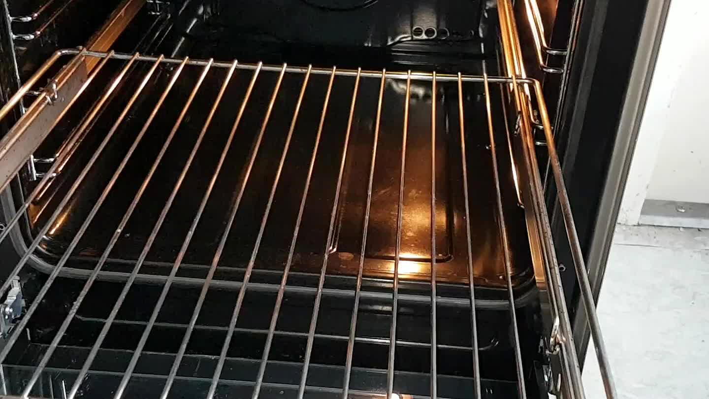 s nélkül 30 percig, vagy amíg a hús belső hőmérséklete eléri a 62-64 Celsius fokot.