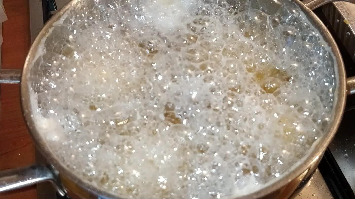 anatura poco unta. Servire