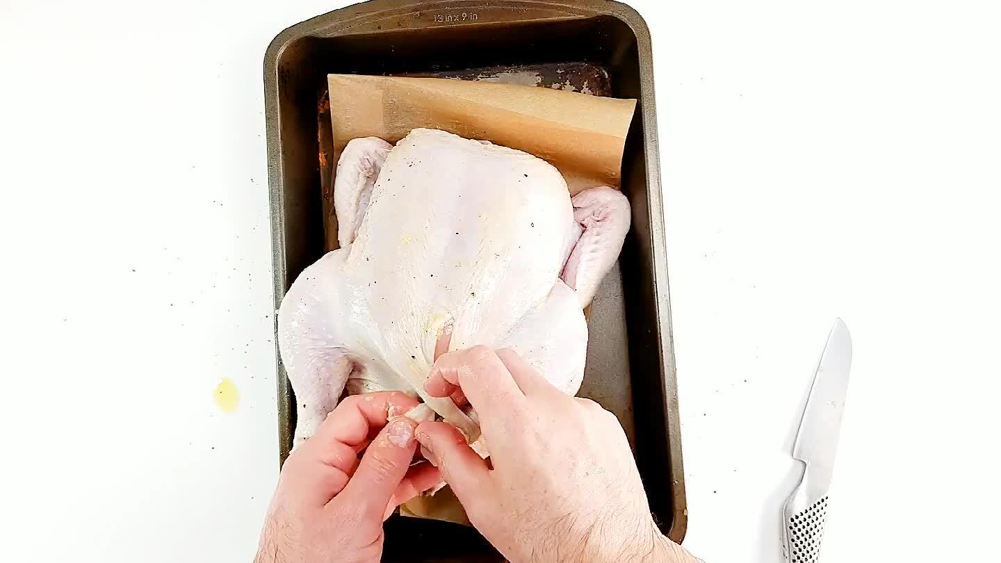 ck each ankle into the hole on the opposite side.