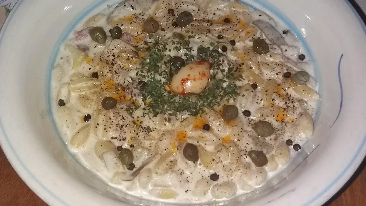 che inizieranno a cucinare con i condimenti...aggiungendo un pizzico di sale...mescolare ogni tanto a fuoco basso...