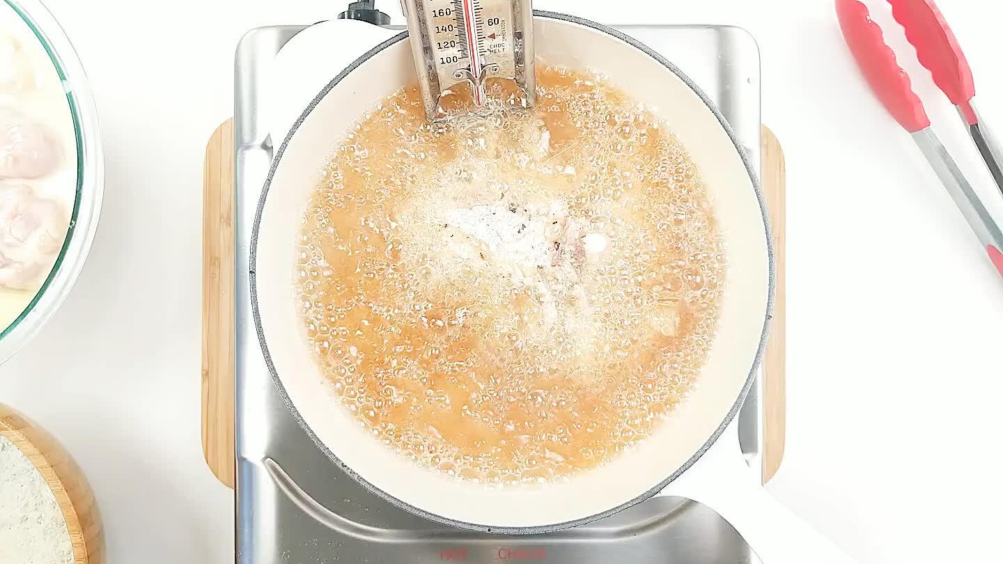 f oil in the pot really. Fry your chicken. Be aware that, as you add chicken, the temp will drop. Turn up the heat to compensate.