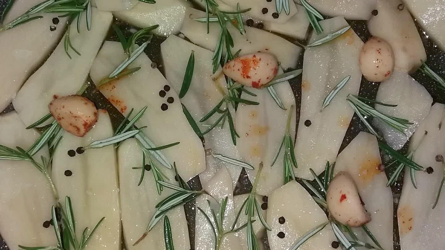 in grani, in una padella capiente con olio EVO...