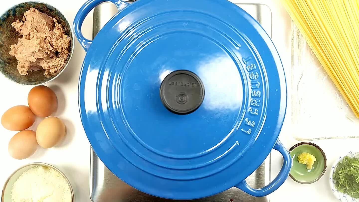 er you drop the spaghetti to make sure it doesn't stick together.