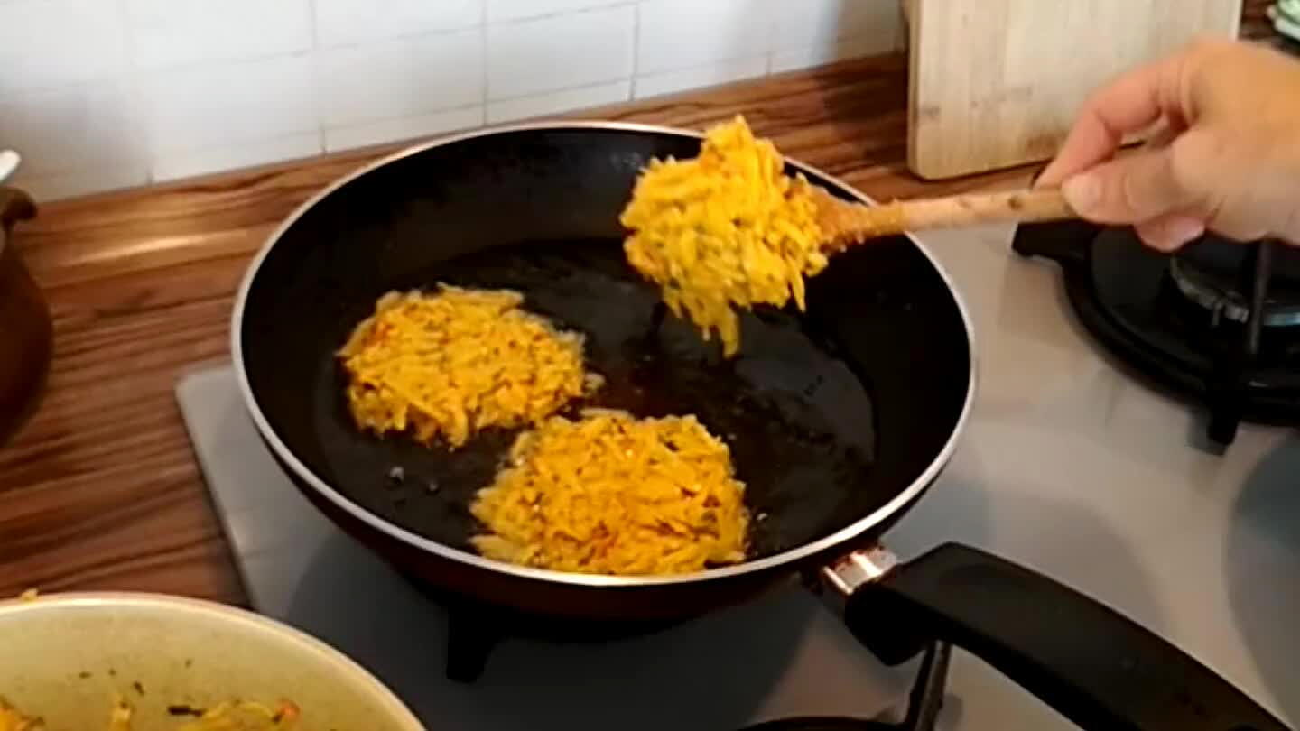 papírových ubrousků.